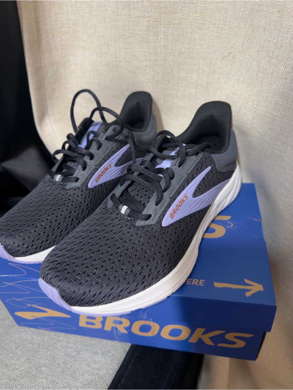 Brooks Anthem 6 Women's Graphite Running Shoes  Size 8.5 - Picture 6 of 6